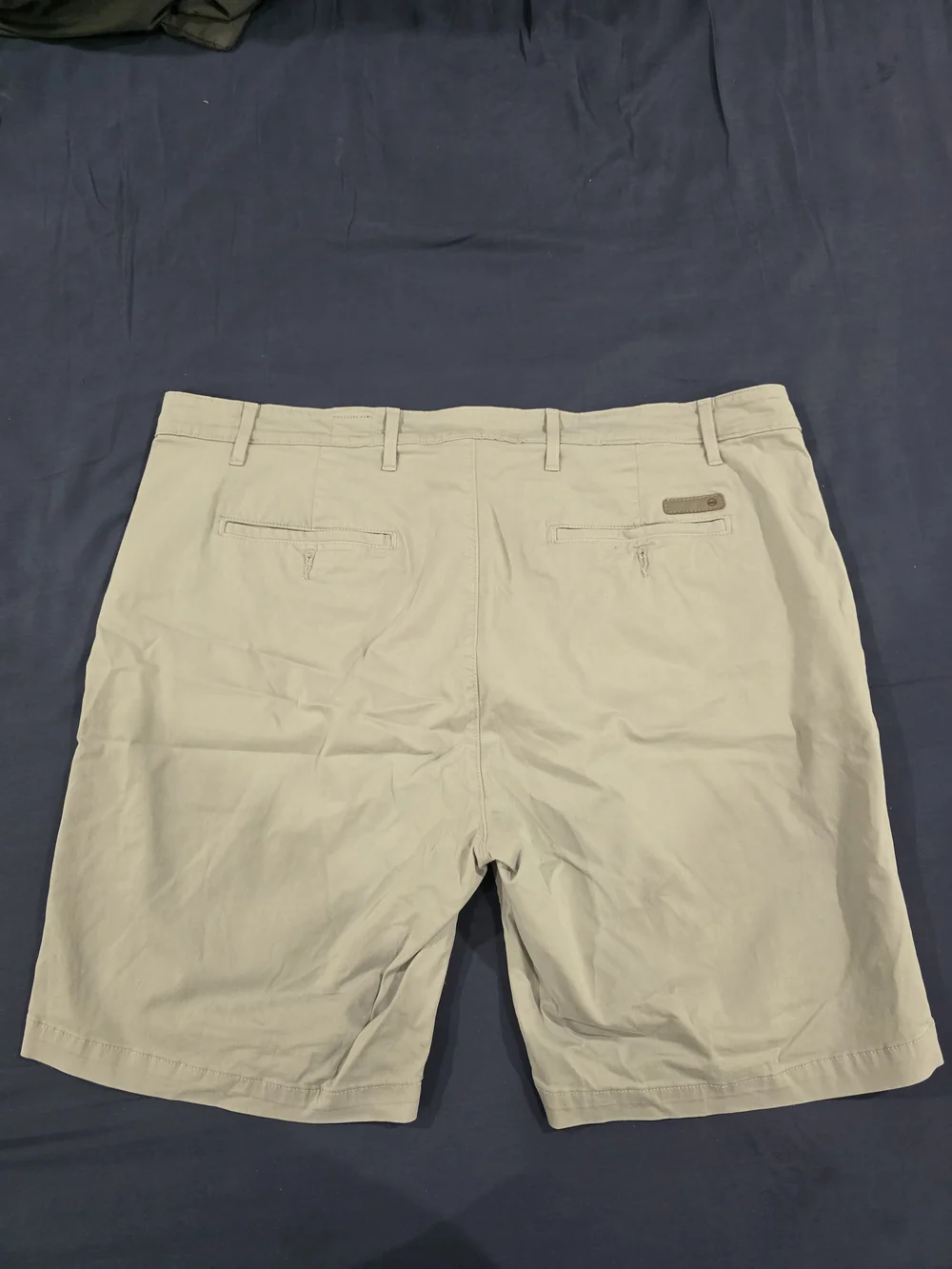 Ag Adriano Goldschmied Men's Khaki Flat-Front Chino Shorts